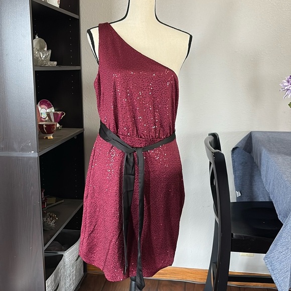 NWT MaxandCleo “Claudia” One Shoulder Size 12 Dress - Picture 1 of 6